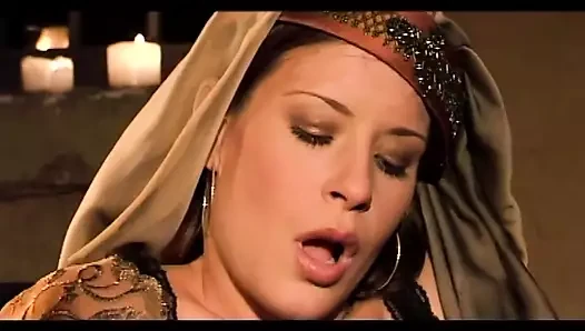Orta yaşlı bu azgın milady iyi bir sikişten önce amını yalatıyor