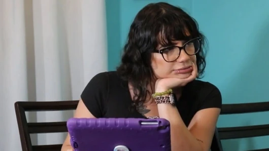 Minik yaraklı matematik öğretmeni daha önce hiç olmadığı kadar penisini emdiriyor