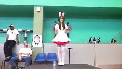 Beckii zalim içinde başka bir sıcak hizmetçi birlik