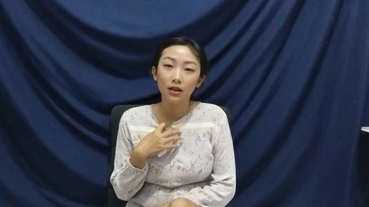 Asyalı Filipinli kız erkek arkadaşıyla karşılıklı mastürbasyon yapıyor