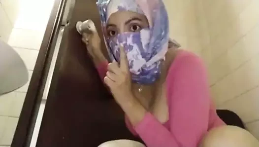 Hintli Hintli kız kocasının arkadaşlarıyla seks yapıyor - Hintli seks