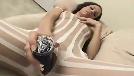 Addison Rose büyük mavi dildosunu seviyor