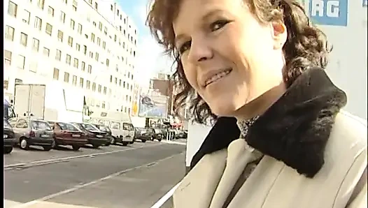 Parkta ona harika sakso çekiyor