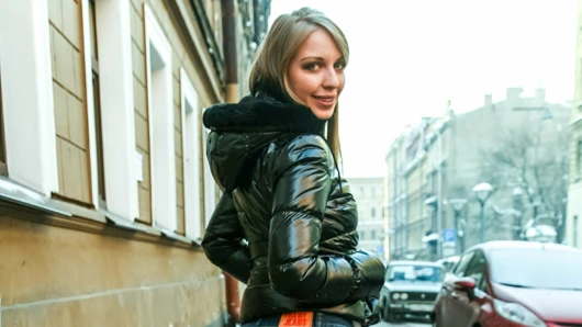 Sarışın Çek turist seçilmiş yukarı için hardcore anal kahrolası