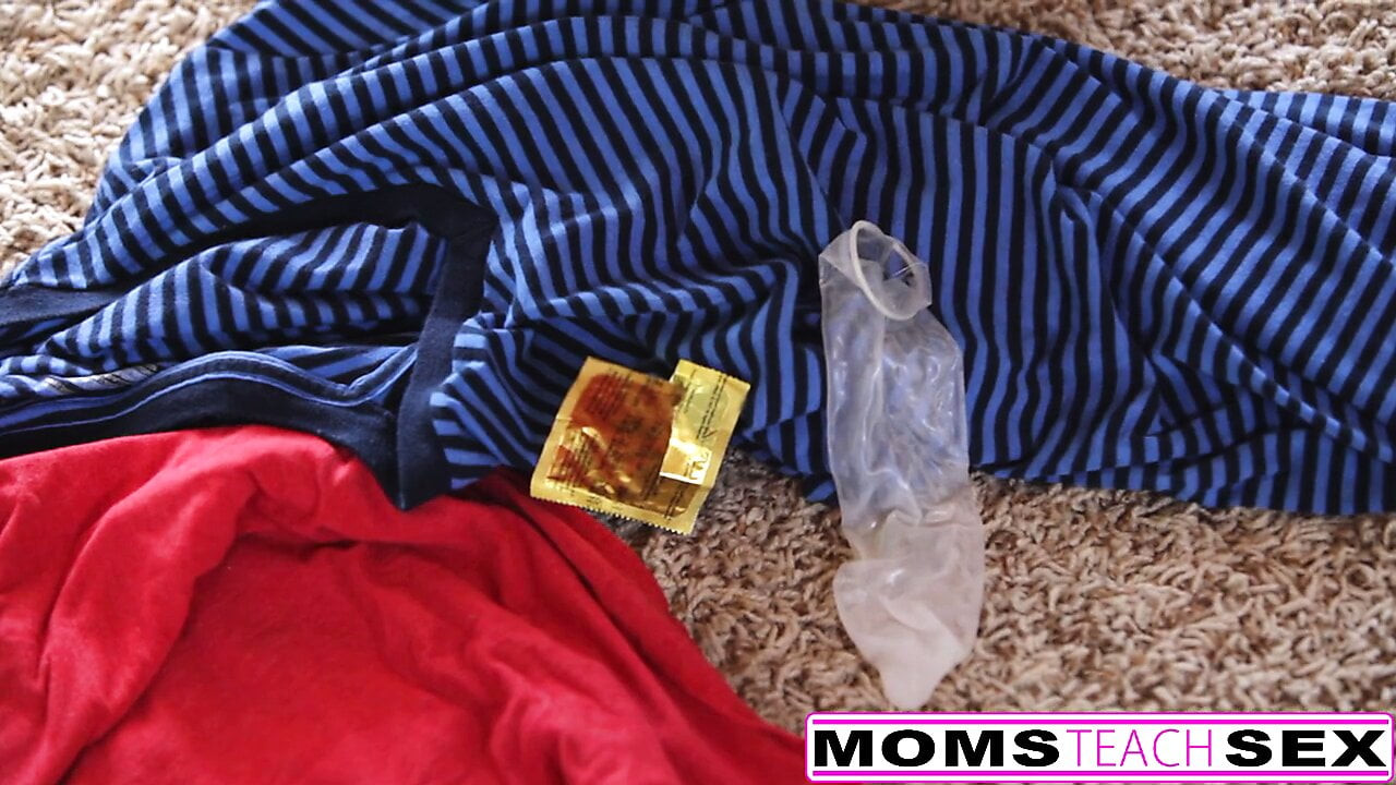 Milf julia ann Üç yollu ile üvey oğlu ve genç Creampie