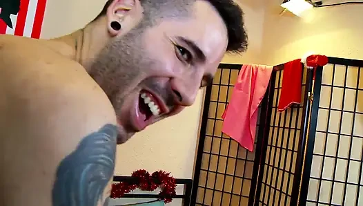 Güzel genç kız ilk porno oyuncu seçmelerini yapıyor