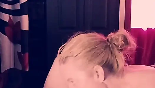 Sikini delirmiş gibi emeceğim