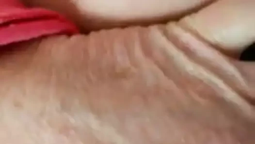 Gilf fummelt auf dem klo