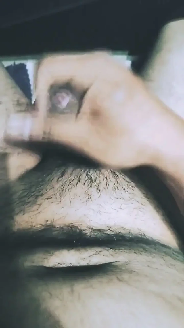 Kız arkadaşımı düşünürken mastürbasyon yapıyorum