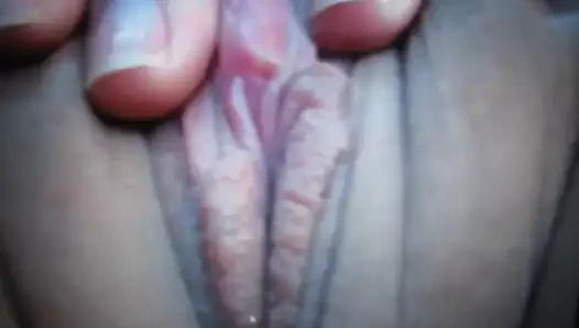 2 kız ayak ve kedi.... chatrubate---