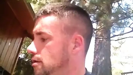 Ateşli adam sigara içiyor - video 5 1078655