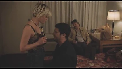 Işık yok ve hiçbir yerde toprak yok (2016)