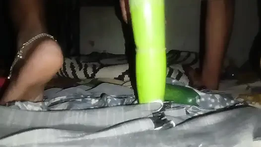 Bhabhi ko bahut maja aaya looki se pura lokki chut me dal diya