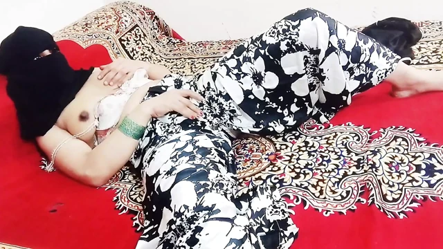 Ateşli arap evli kadın büyük Hintli şişman yarağınla beni sert sik diyor, gerçek amatör hardsex'e ihtiyacım var