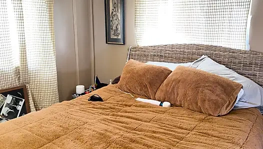 Suzy Wylde sana gırtlağını açmayı öğretmek istiyor