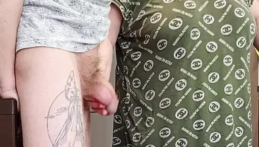 Mastürbasyon yaptıktan ve sakso çektikten sonra üvey annenin ağzına boşalma