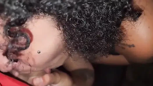 Geceleri plajda yalnızdım, emdim ve amımı kayalarda güzel verdim