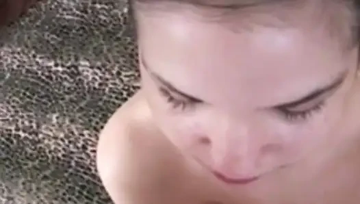 Seksi esmer kadın