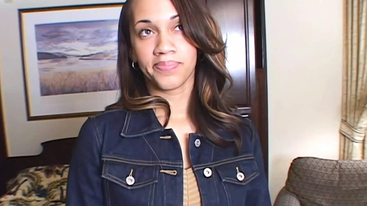 Götlü zenci kız yeni arkadaşı tarafından sikiliyor - video