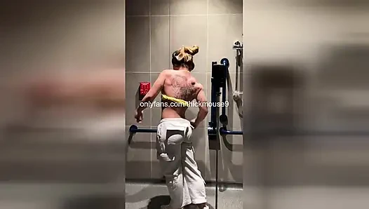 Spor salonu yoga frikik: 18 yaşındaki kıllı amcık patlıyor tiktok canlı