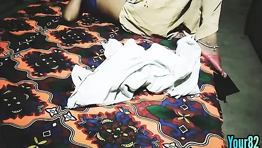 Bhabhi ko mare bana kar pela aur litaya aur mare bana lund dalwaya your82