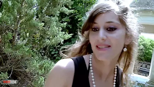 Çok sevimli küçük Fransız kız prisca ile dış seks