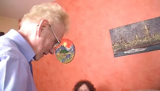 Heriberts erster Dreier mit seinen Freundinnen