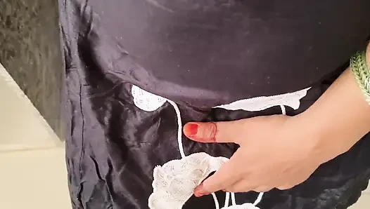 Hintli utangaç yenge ev sahibi tarafından sert sikiliyor