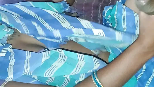 Indian Village Desi Aunty Ki Raat Mein Ghori Bana Kar Paani Nikal Diya - Tight Chut Se Squirt Kiya Homemade Hindi Audio