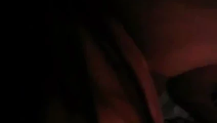 İsveçli kız emme horoz