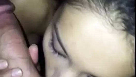 Pipe et ejac sur les seins dune latina