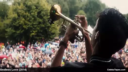 Gabriella wilde üstsüz ve romantik seks video