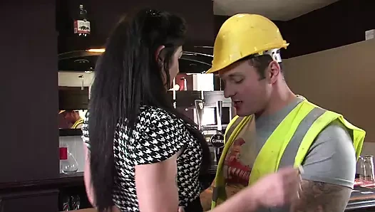 Gina Jameson, çoraplı mürekkepli garson ve Seth Strong