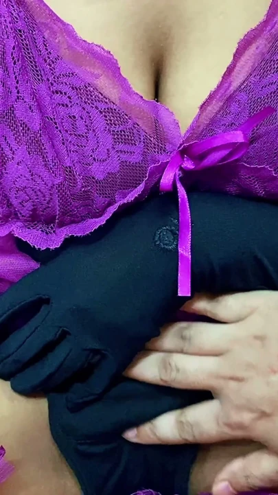 Karısı seksi kıyafetler giydiğinde kocasıyla sikişmek için çıldırıyor | Bölüm 1