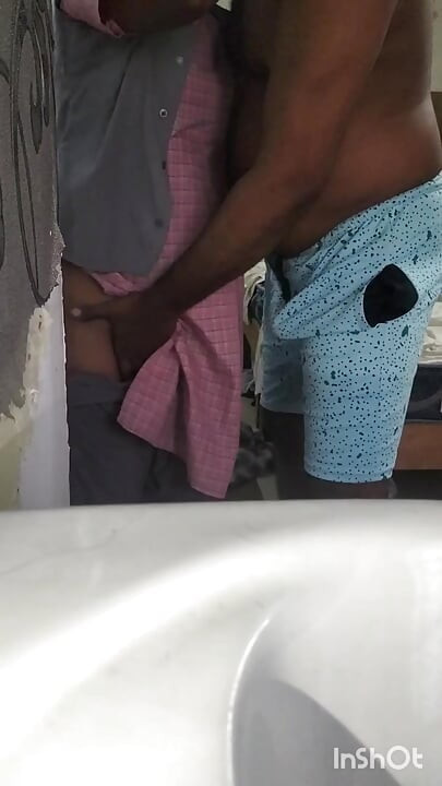 Tamil 18+ öğrenci kendi kendine seks yapıyor ve causin ile domalıyor