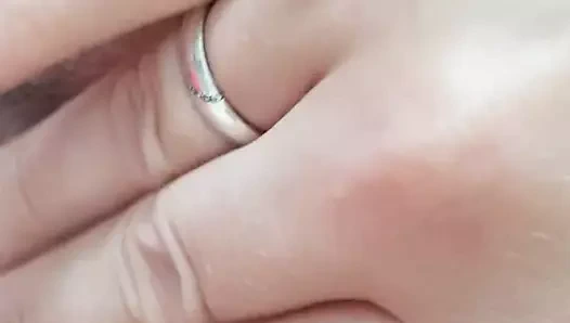 Gün ortasında amının içine boşalttıktan sonra mastürbasyon