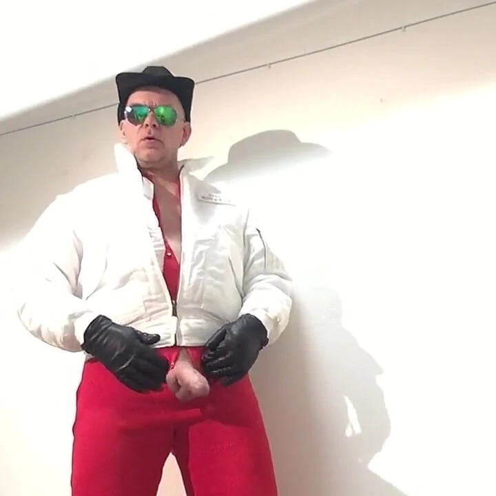 Kırmızı Uzun Tualetli Kovboy 3