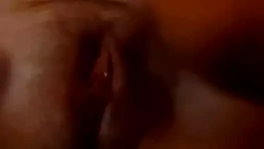 Sürtük h - itaatkar köle yatağa bağlı ve kedi alay