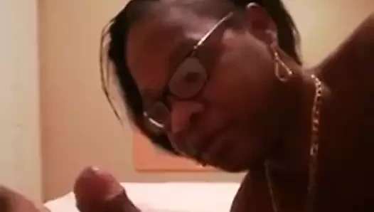 Abanoz piliç at otelde