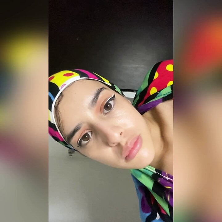 Arap Müslüman kız tesettürlü milletin anüsünde ekstra uzun yarak