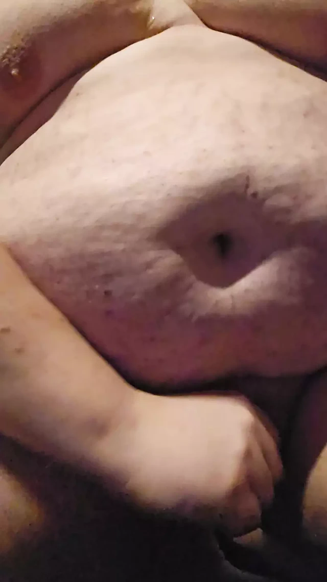 Şişman adam boşalıyor