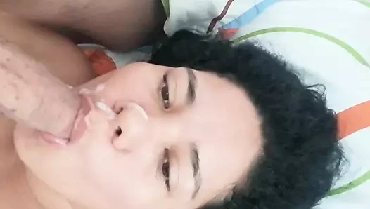 emiyor ve yüze boşalma