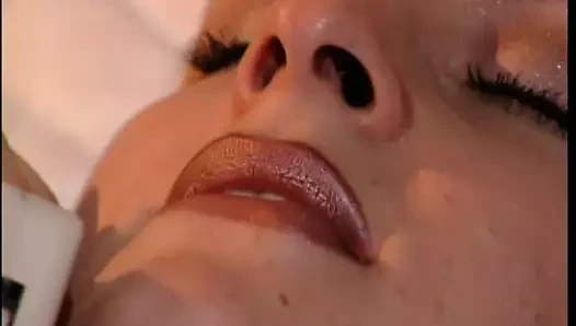 Azgın sürtük kız kapkaç yapıyor