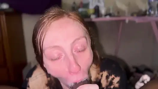 Mariecream sıkı şortu ham olarak parçalıyor