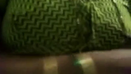 Hintli iri güzel kadın