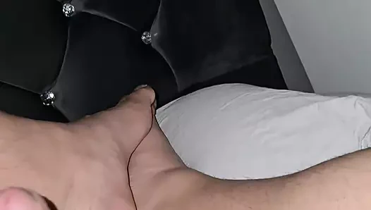 Üvey anne üvey oğluna elle muamele ereksiyon halinde kalın yarak