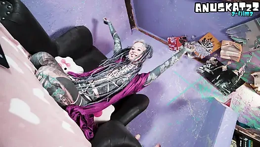 Tam kollu alt kız kamerada canlı oyuncak göt sikişinde anal çıldırıyor