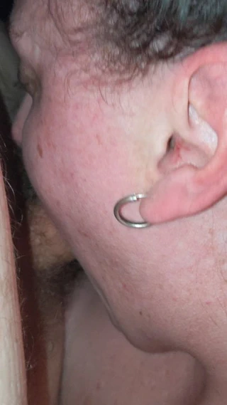 Bbw sarkık vücut dev memeler ve boşalmak içinde boğaz