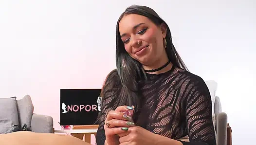 Bir dominatrix nasıl düşünür? Andromeda ile hakimiyet örneği