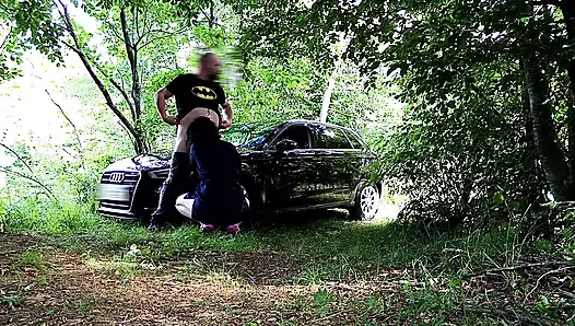 Kız ormandaki sikimi emiyor